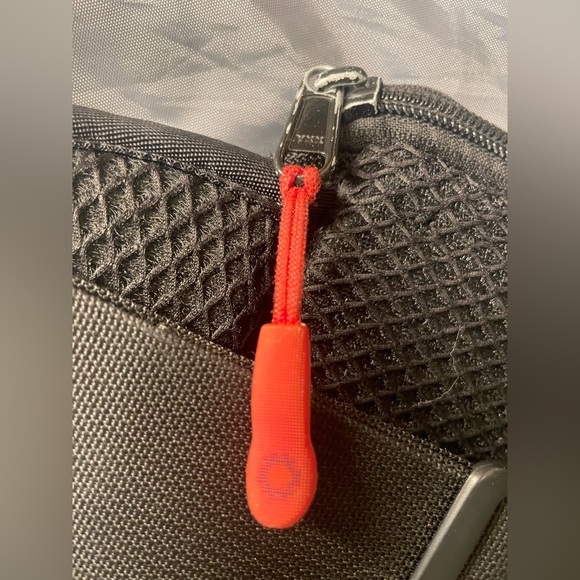 DSPTCH Black Laptop Bag with Flap-Over Design,Shoulder Strap and dust bag - Picture 6 of 9